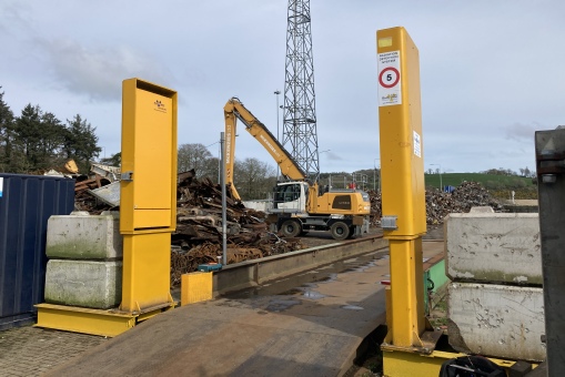 Detectors not bolted to the ground