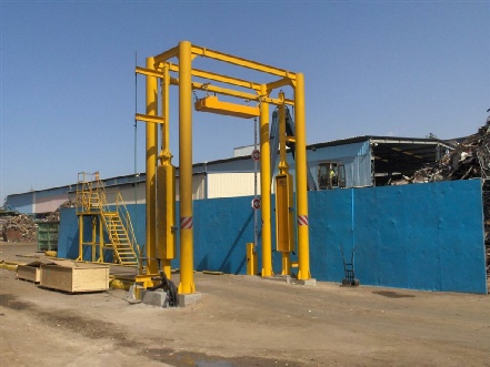 Fully protected fixed three panel system